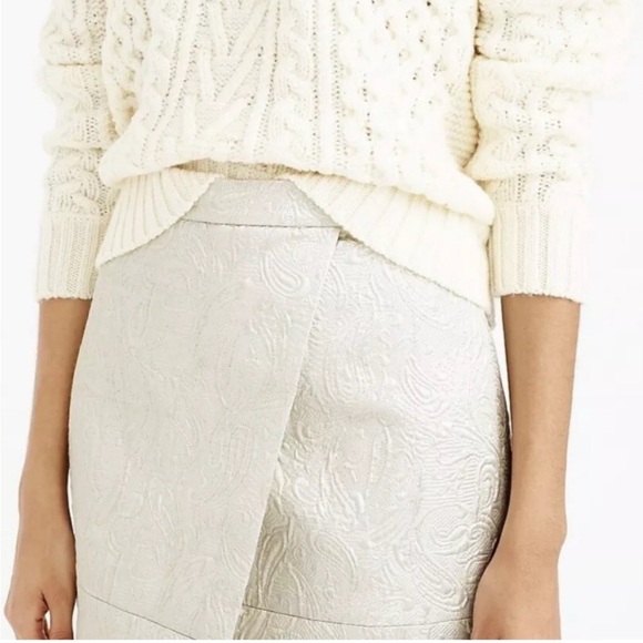 J. Crew - "Origami" Champagne Matelasse
Pattern Wrap Mini Skirt Women's - Size 2 - Picture 2 of 9